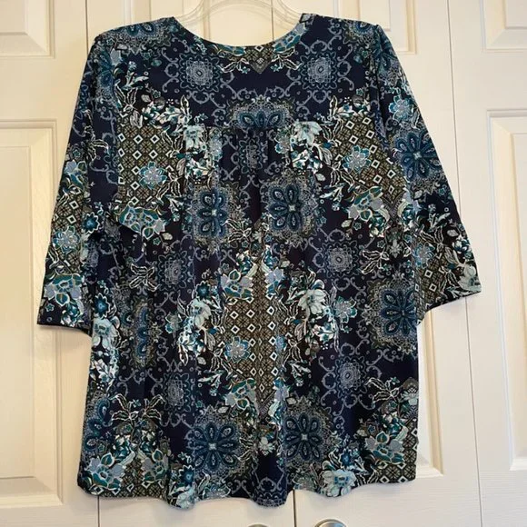 SOLD IN AUCTION ~ AVENUE Abstract Floral Navy Blue Button Henley 18/20 - Picture 7 of 11